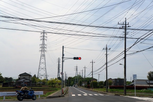 正面に見える道路が通行禁止だった（③路線＝白岡市の区間）